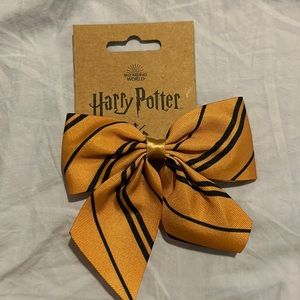 Hufflepuff Harry Potter Hair Bow NWT